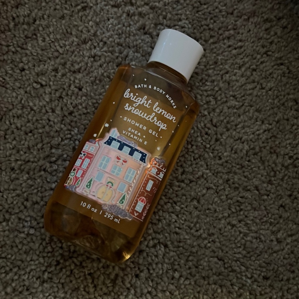 Bright lemon snowdrop bath and body works